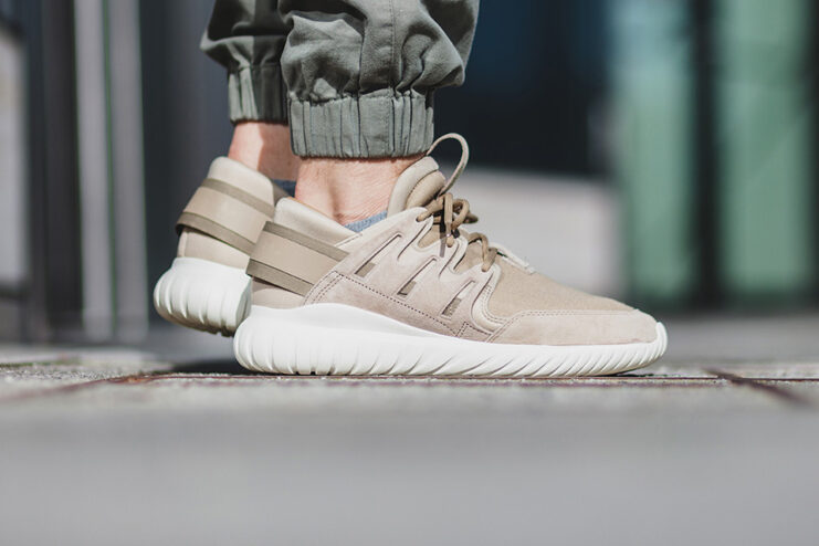 Adidas hotsell tubular peach